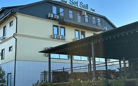 Set Sail Hotel